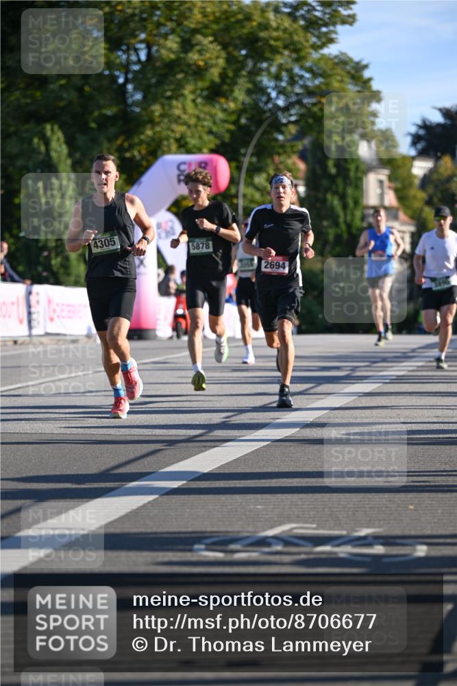 07.09.2025 - BARMER Alsterlauf Dr. Thomas Lammeyer http://msf.ph/oto/8706677 07.09.2025 09:25:08 Laufen 4305, 5878, 2694, 3896 meine-sportfotos.de