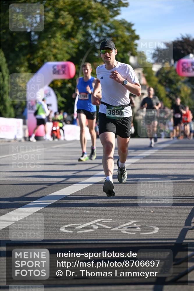 07.09.2025 - BARMER Alsterlauf Dr. Thomas Lammeyer http://msf.ph/oto/8706697 07.09.2025 09:25:11 Laufen 3890 meine-sportfotos.de