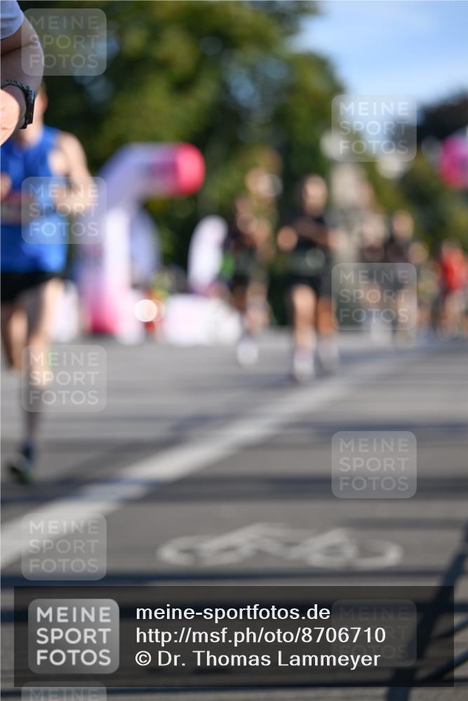 07.09.2025 - BARMER Alsterlauf Dr. Thomas Lammeyer http://msf.ph/oto/8706710 07.09.2025 09:25:13 Laufen  meine-sportfotos.de