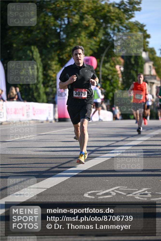 07.09.2025 - BARMER Alsterlauf Dr. Thomas Lammeyer http://msf.ph/oto/8706739 07.09.2025 09:25:18 Laufen 3079 meine-sportfotos.de