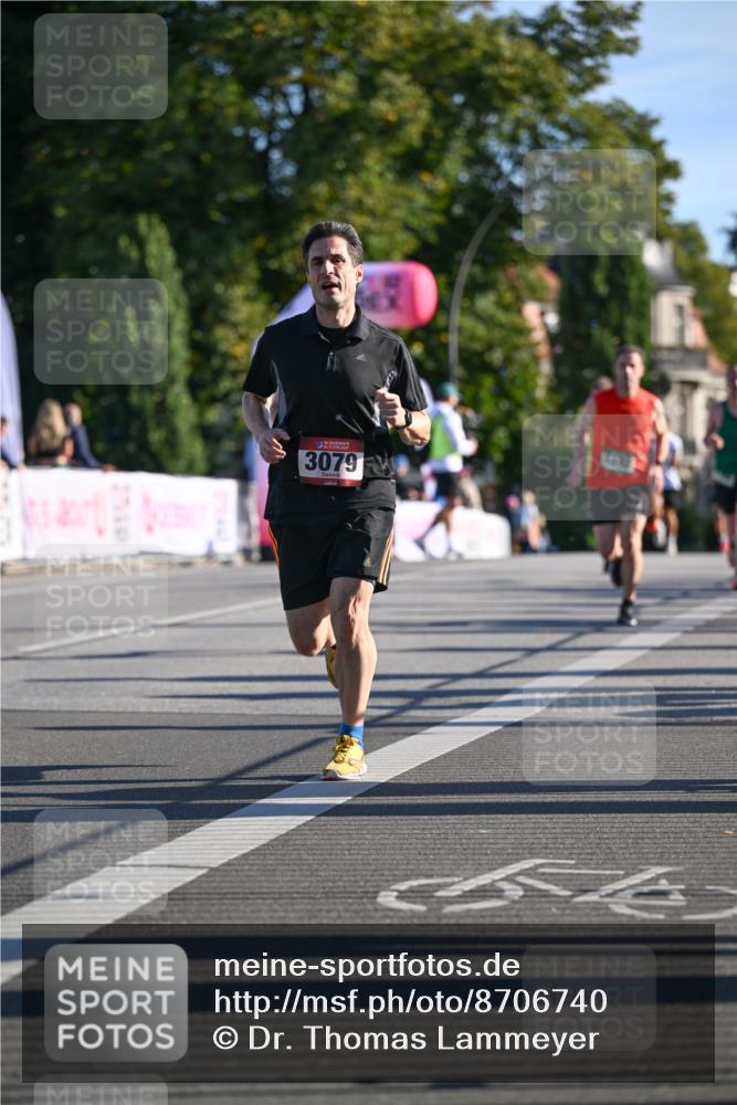 07.09.2025 - BARMER Alsterlauf Dr. Thomas Lammeyer http://msf.ph/oto/8706740 07.09.2025 09:25:18 Laufen 3079 meine-sportfotos.de