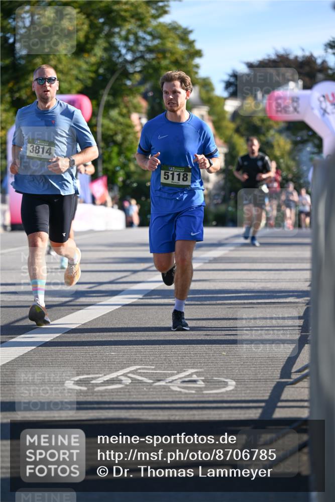 07.09.2025 - BARMER Alsterlauf Dr. Thomas Lammeyer http://msf.ph/oto/8706785 07.09.2025 09:25:26 Laufen 3814, 5118 meine-sportfotos.de