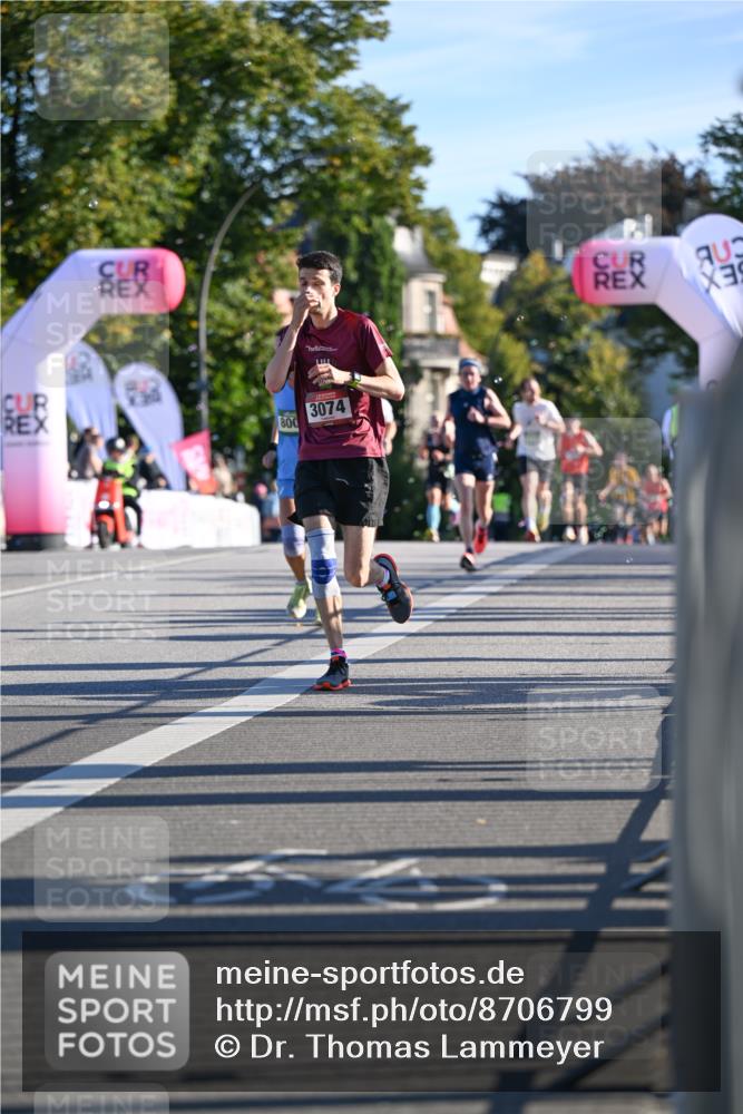 07.09.2025 - BARMER Alsterlauf Dr. Thomas Lammeyer http://msf.ph/oto/8706799 07.09.2025 09:25:34 Laufen 800, 3074 meine-sportfotos.de