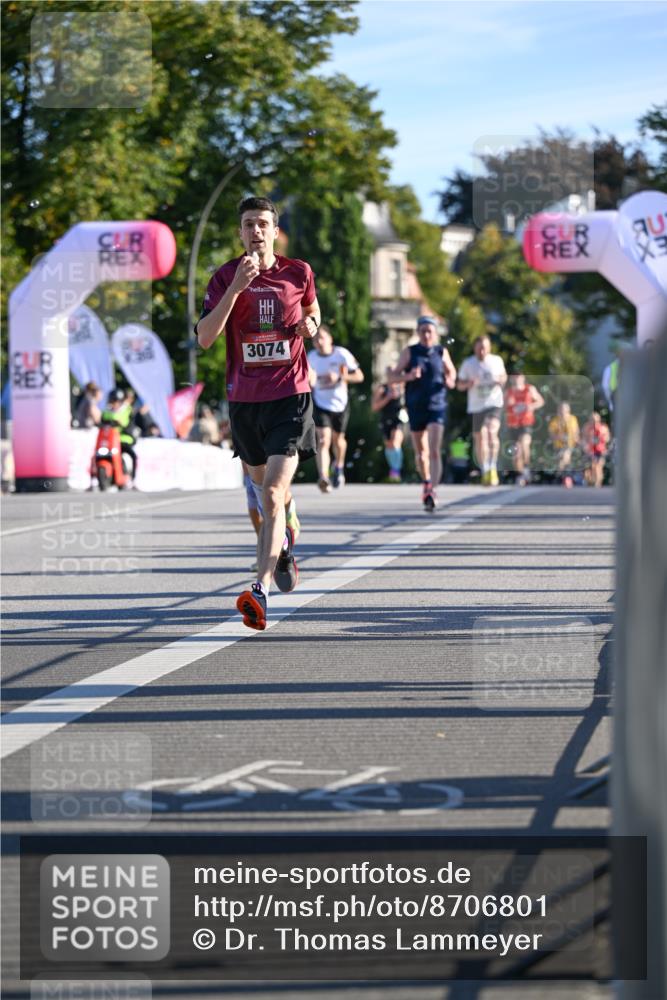 07.09.2025 - BARMER Alsterlauf Dr. Thomas Lammeyer http://msf.ph/oto/8706801 07.09.2025 09:25:34 Laufen 3074 meine-sportfotos.de