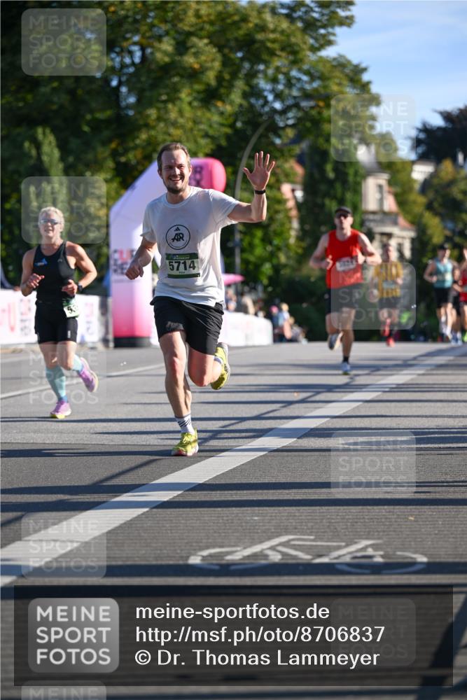 07.09.2025 - BARMER Alsterlauf Dr. Thomas Lammeyer http://msf.ph/oto/8706837 07.09.2025 09:25:41 Laufen 5714, 3024 meine-sportfotos.de