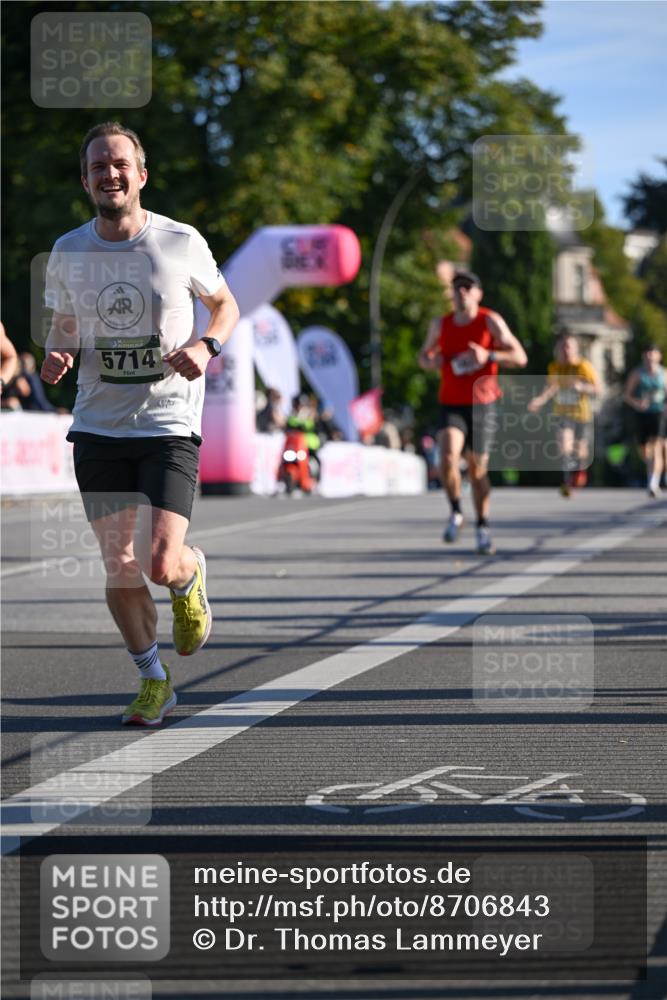 07.09.2025 - BARMER Alsterlauf Dr. Thomas Lammeyer http://msf.ph/oto/8706843 07.09.2025 09:25:41 Laufen 5714 meine-sportfotos.de