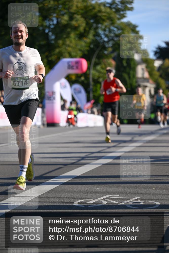 07.09.2025 - BARMER Alsterlauf Dr. Thomas Lammeyer http://msf.ph/oto/8706844 07.09.2025 09:25:42 Laufen 36, 5714 meine-sportfotos.de