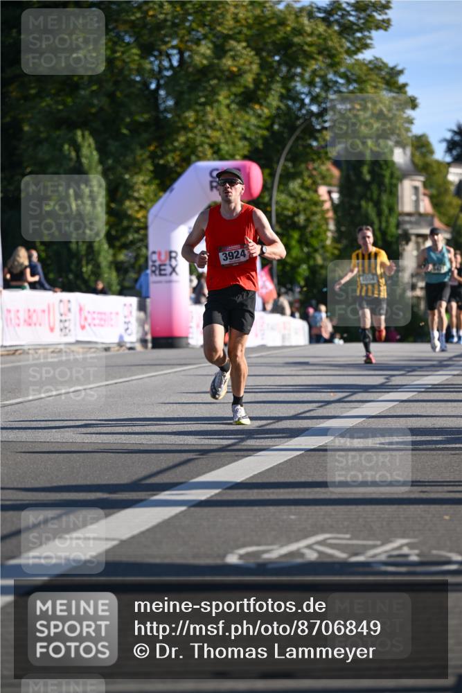 07.09.2025 - BARMER Alsterlauf Dr. Thomas Lammeyer http://msf.ph/oto/8706849 07.09.2025 09:25:43 Laufen 7360, 3924, 1273 meine-sportfotos.de
