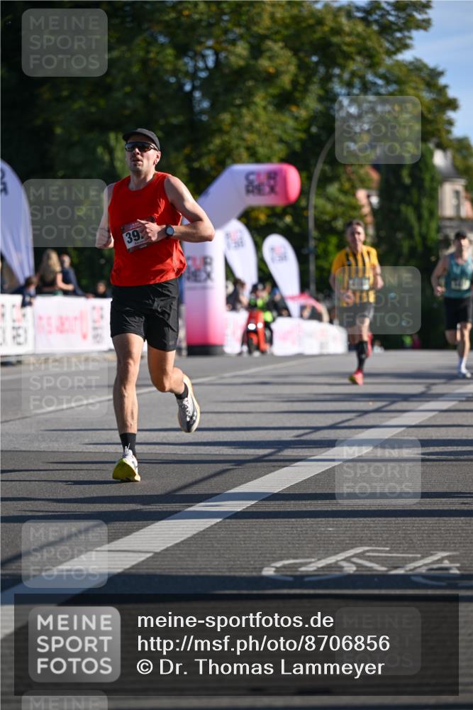 07.09.2025 - BARMER Alsterlauf Dr. Thomas Lammeyer http://msf.ph/oto/8706856 07.09.2025 09:25:44 Laufen 39, 2518 meine-sportfotos.de