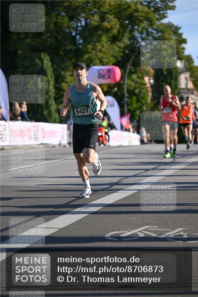 07.09.2025 - BARMER Alsterlauf Dr. Thomas Lammeyer http://msf.ph/oto/8706873 07.09.2025 09:25:47 Laufen 5421 meine-sportfotos.de