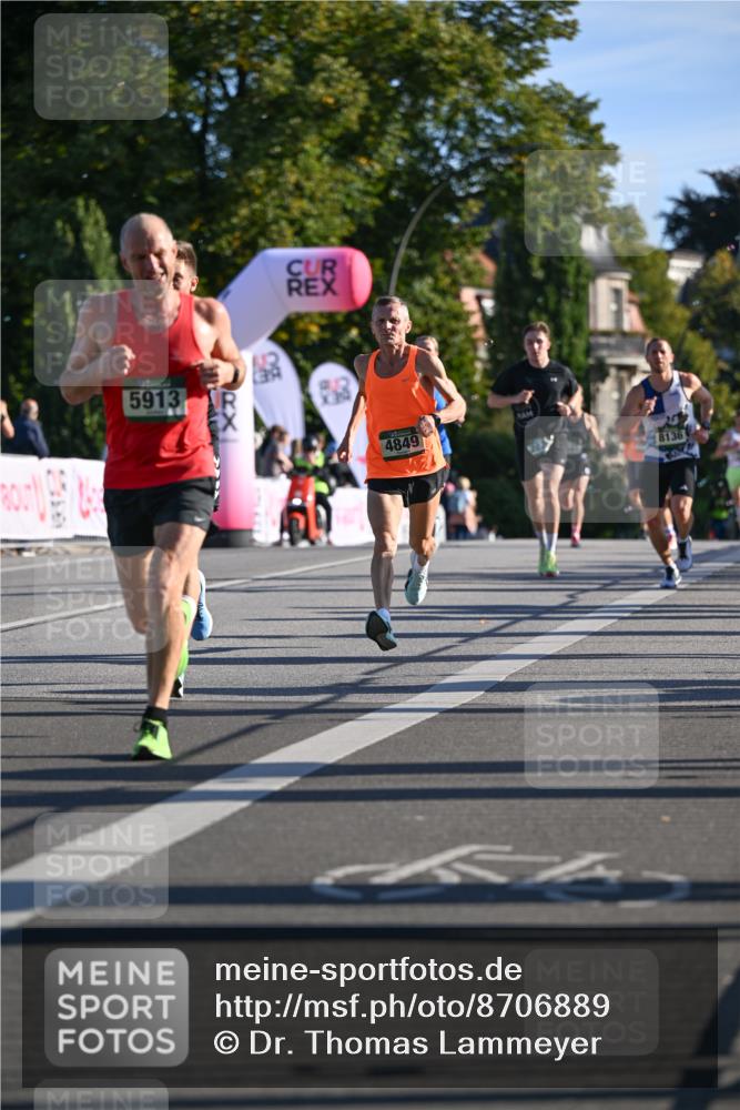 07.09.2025 - BARMER Alsterlauf Dr. Thomas Lammeyer http://msf.ph/oto/8706889 07.09.2025 09:25:50 Laufen 5913, 4849, 8136 meine-sportfotos.de