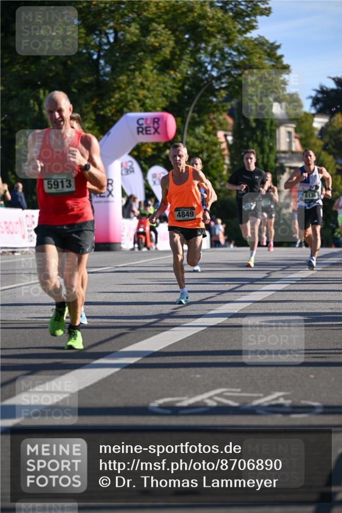 07.09.2025 - BARMER Alsterlauf Dr. Thomas Lammeyer http://msf.ph/oto/8706890 07.09.2025 09:25:51 Laufen 5913, 4849, 8136 meine-sportfotos.de