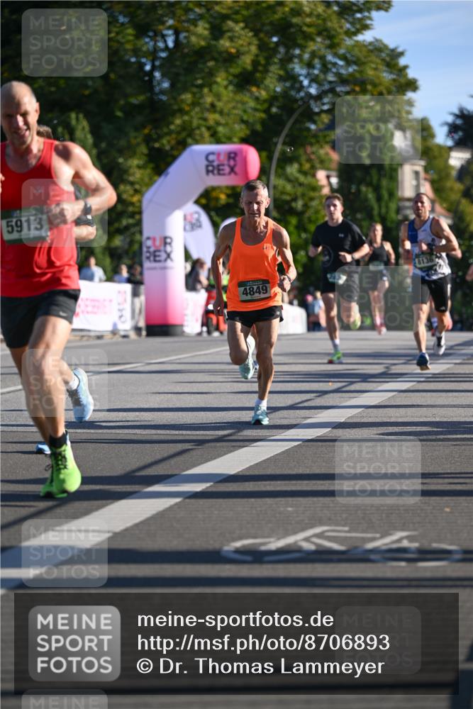 07.09.2025 - BARMER Alsterlauf Dr. Thomas Lammeyer http://msf.ph/oto/8706893 07.09.2025 09:25:51 Laufen 5913, 4849, 8136 meine-sportfotos.de