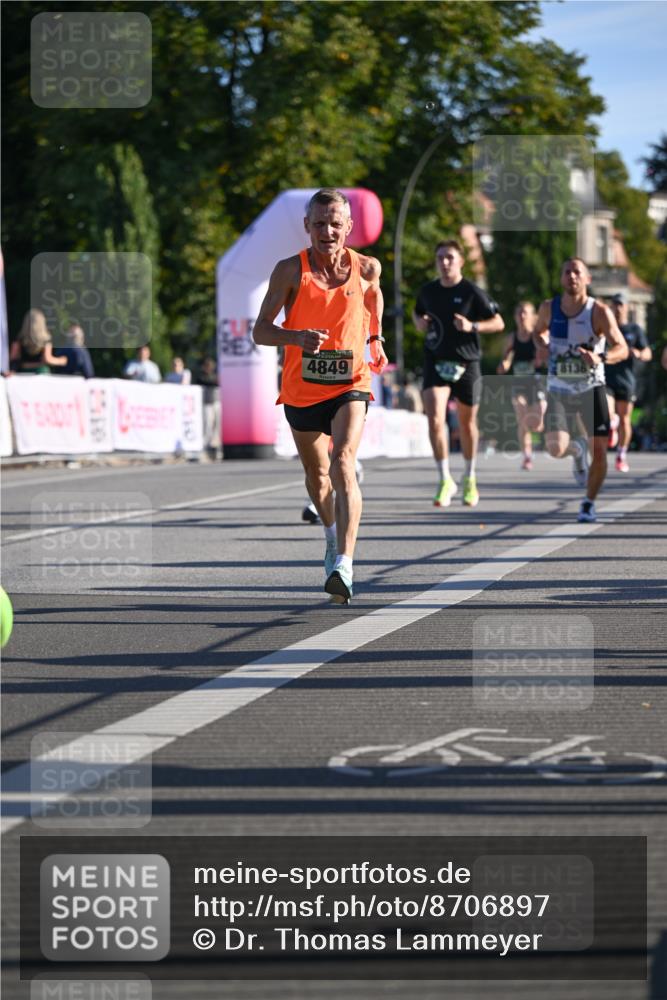07.09.2025 - BARMER Alsterlauf Dr. Thomas Lammeyer http://msf.ph/oto/8706897 07.09.2025 09:25:51 Laufen 2510, 4849 meine-sportfotos.de