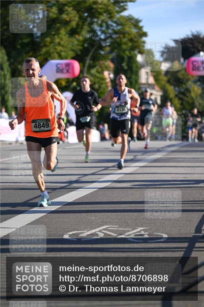 07.09.2025 - BARMER Alsterlauf Dr. Thomas Lammeyer http://msf.ph/oto/8706898 07.09.2025 09:25:52 Laufen 4849 meine-sportfotos.de