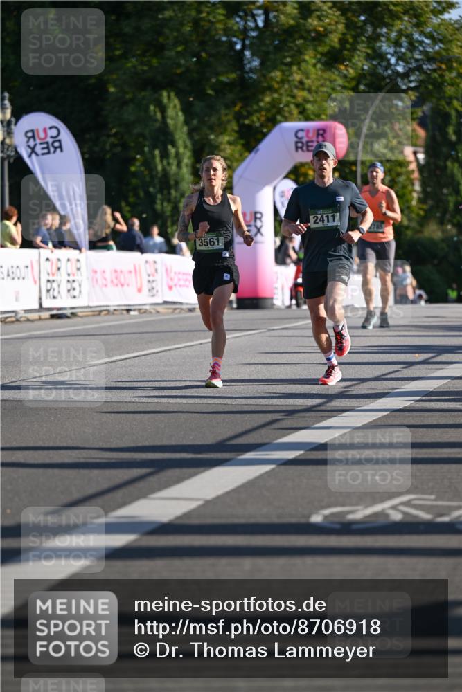 07.09.2025 - BARMER Alsterlauf Dr. Thomas Lammeyer http://msf.ph/oto/8706918 07.09.2025 09:25:55 Laufen 2411, 2785, 3561 meine-sportfotos.de