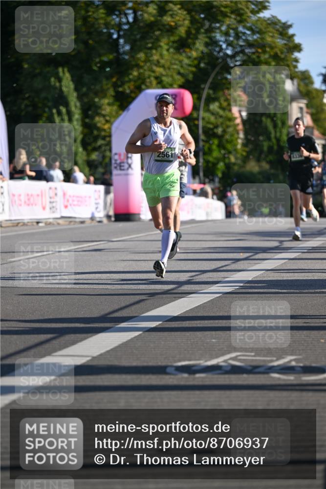 07.09.2025 - BARMER Alsterlauf Dr. Thomas Lammeyer http://msf.ph/oto/8706937 07.09.2025 09:25:59 Laufen 2561 meine-sportfotos.de