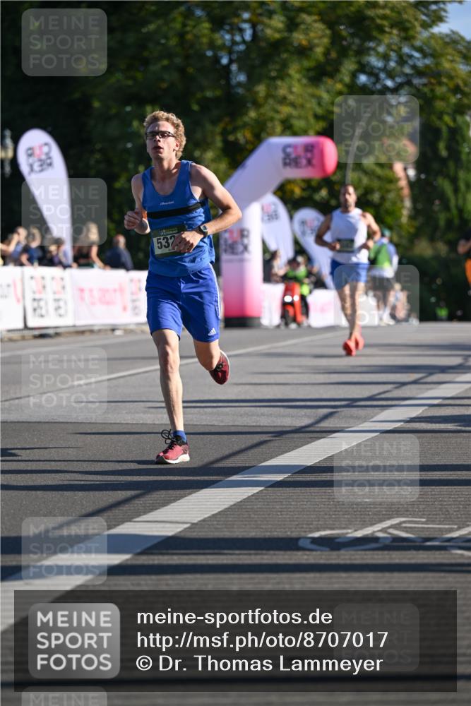 07.09.2025 - BARMER Alsterlauf Dr. Thomas Lammeyer http://msf.ph/oto/8707017 07.09.2025 09:26:14 Laufen 39, 532 meine-sportfotos.de