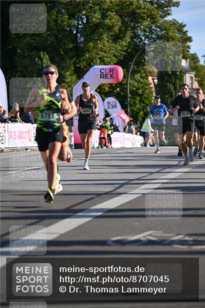 07.09.2025 - BARMER Alsterlauf Dr. Thomas Lammeyer http://msf.ph/oto/8707045 07.09.2025 09:26:20 Laufen 5862, 5751, 6178, 2618, 4022 meine-sportfotos.de