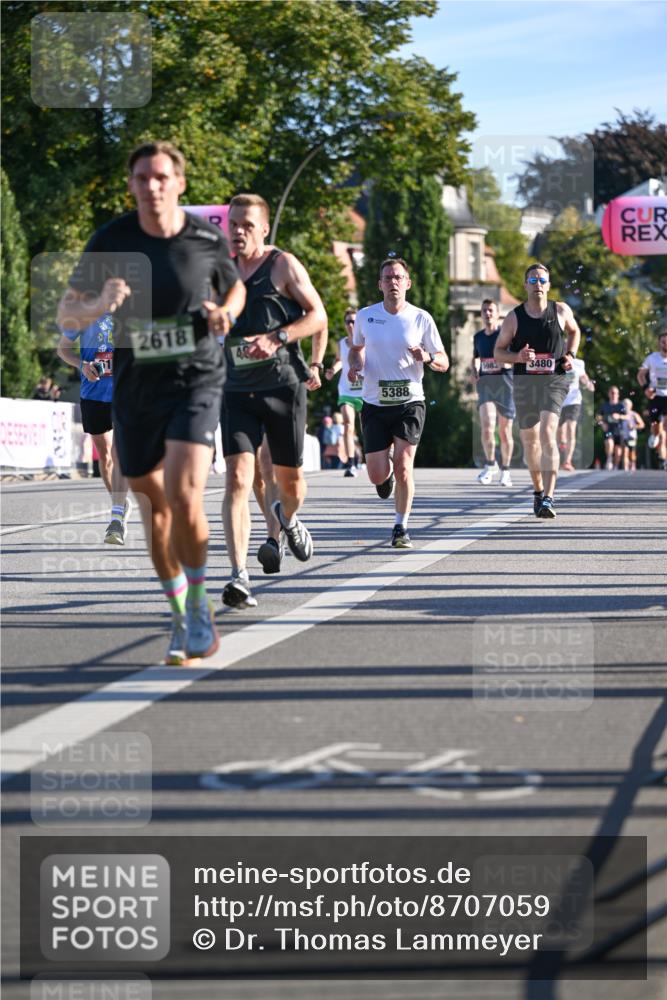 07.09.2025 - BARMER Alsterlauf Dr. Thomas Lammeyer http://msf.ph/oto/8707059 07.09.2025 09:26:22 Laufen 4, 2618, 5983, 3480, 5388 meine-sportfotos.de