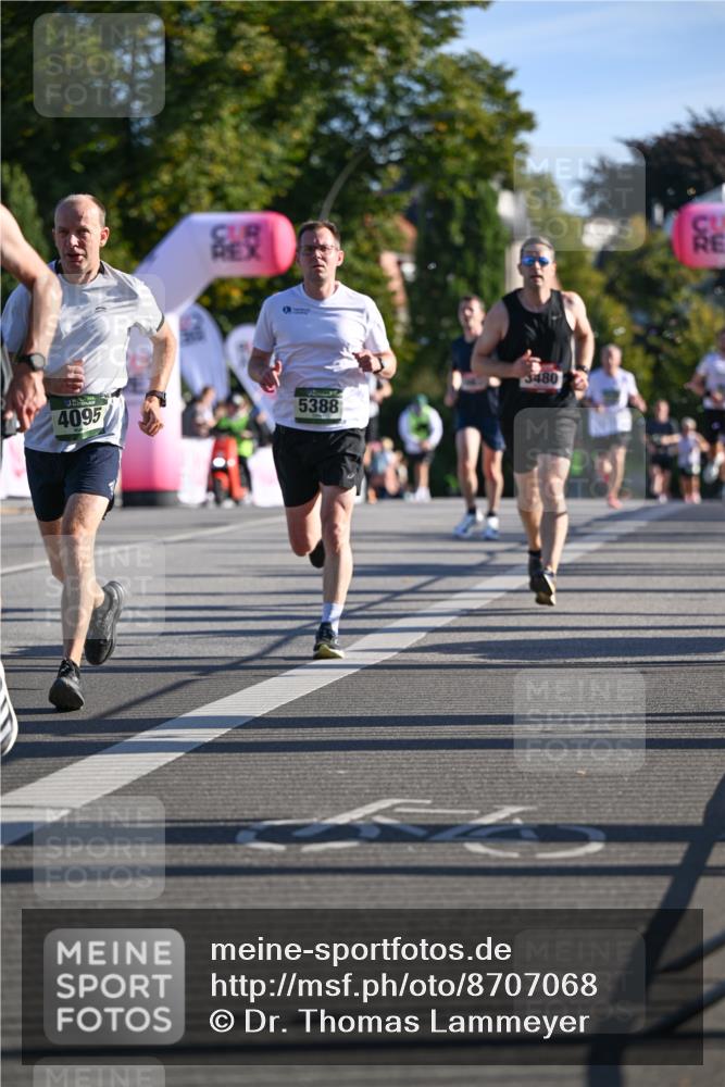 07.09.2025 - BARMER Alsterlauf Dr. Thomas Lammeyer http://msf.ph/oto/8707068 07.09.2025 09:26:24 Laufen 4095, 3480, 5388 meine-sportfotos.de