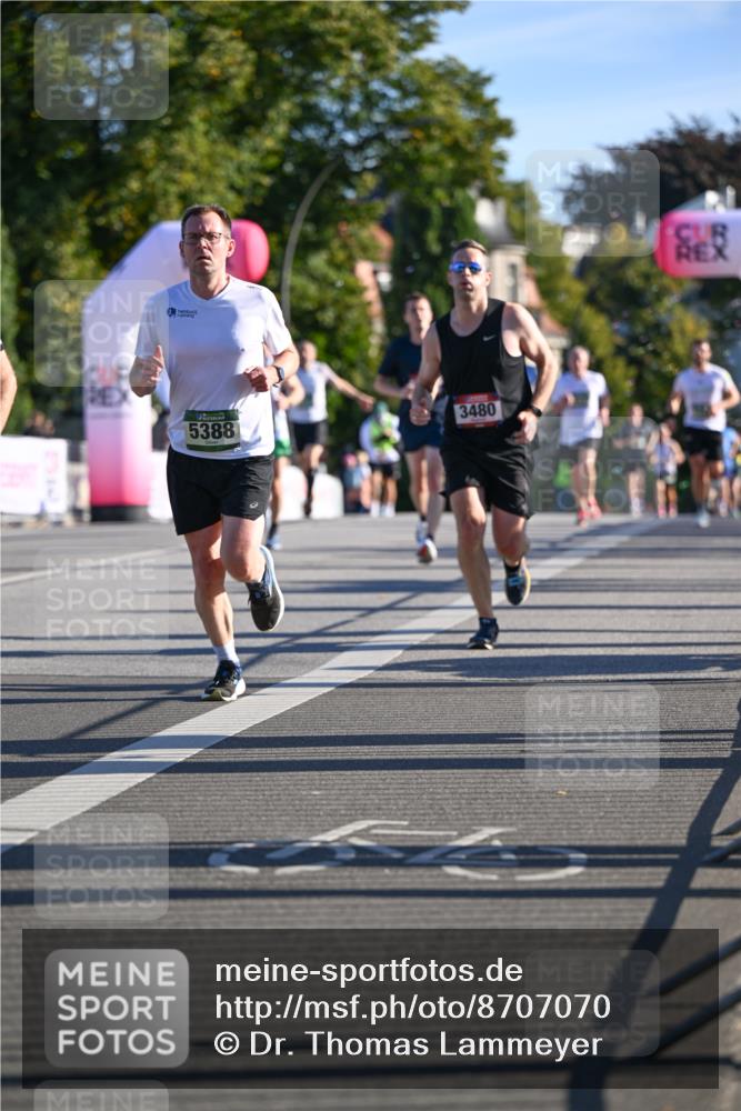 07.09.2025 - BARMER Alsterlauf Dr. Thomas Lammeyer http://msf.ph/oto/8707070 07.09.2025 09:26:24 Laufen 5388, 3480 meine-sportfotos.de
