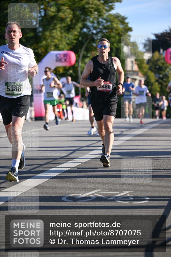 07.09.2025 - BARMER Alsterlauf Dr. Thomas Lammeyer http://msf.ph/oto/8707075 07.09.2025 09:26:25 Laufen 5388, 3480 meine-sportfotos.de