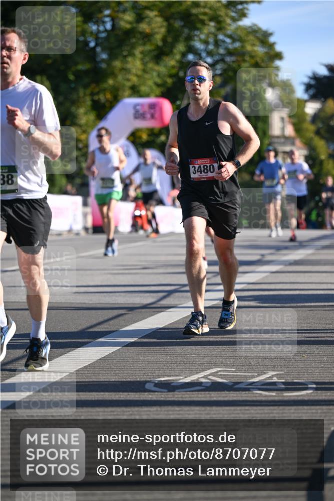 07.09.2025 - BARMER Alsterlauf Dr. Thomas Lammeyer http://msf.ph/oto/8707077 07.09.2025 09:26:25 Laufen 38, 3480 meine-sportfotos.de