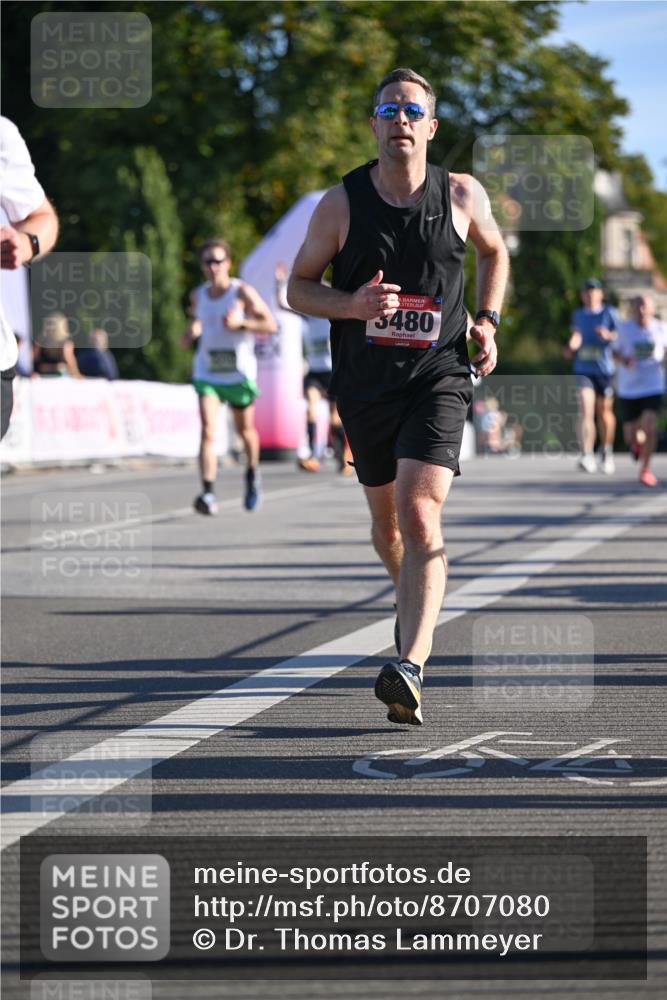 07.09.2025 - BARMER Alsterlauf Dr. Thomas Lammeyer http://msf.ph/oto/8707080 07.09.2025 09:26:26 Laufen 6, 3480 meine-sportfotos.de