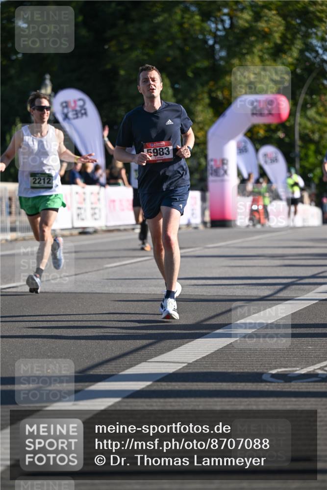 07.09.2025 - BARMER Alsterlauf Dr. Thomas Lammeyer http://msf.ph/oto/8707088 07.09.2025 09:26:27 Laufen 2212, 5983 meine-sportfotos.de