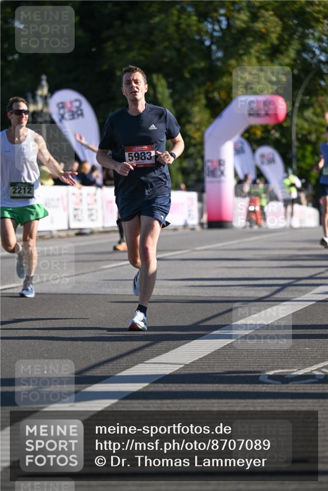 07.09.2025 - BARMER Alsterlauf Dr. Thomas Lammeyer http://msf.ph/oto/8707089 07.09.2025 09:26:28 Laufen 2212, 5983 meine-sportfotos.de