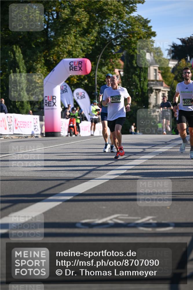 07.09.2025 - BARMER Alsterlauf Dr. Thomas Lammeyer http://msf.ph/oto/8707090 07.09.2025 09:26:28 Laufen 6250, 6051 meine-sportfotos.de
