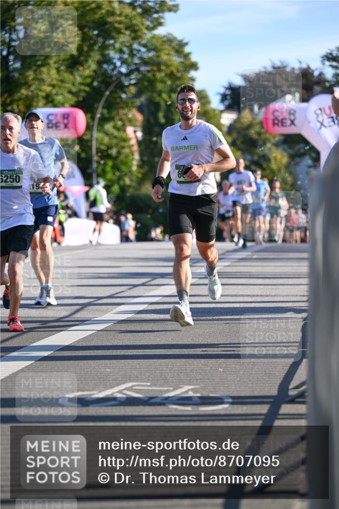 07.09.2025 - BARMER Alsterlauf Dr. Thomas Lammeyer http://msf.ph/oto/8707095 07.09.2025 09:26:30 Laufen 5250 meine-sportfotos.de