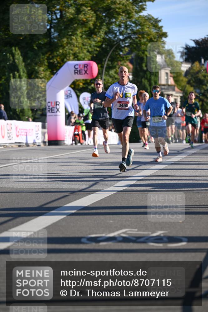 07.09.2025 - BARMER Alsterlauf Dr. Thomas Lammeyer http://msf.ph/oto/8707115 07.09.2025 09:26:34 Laufen 2869, 3458, 6120 meine-sportfotos.de