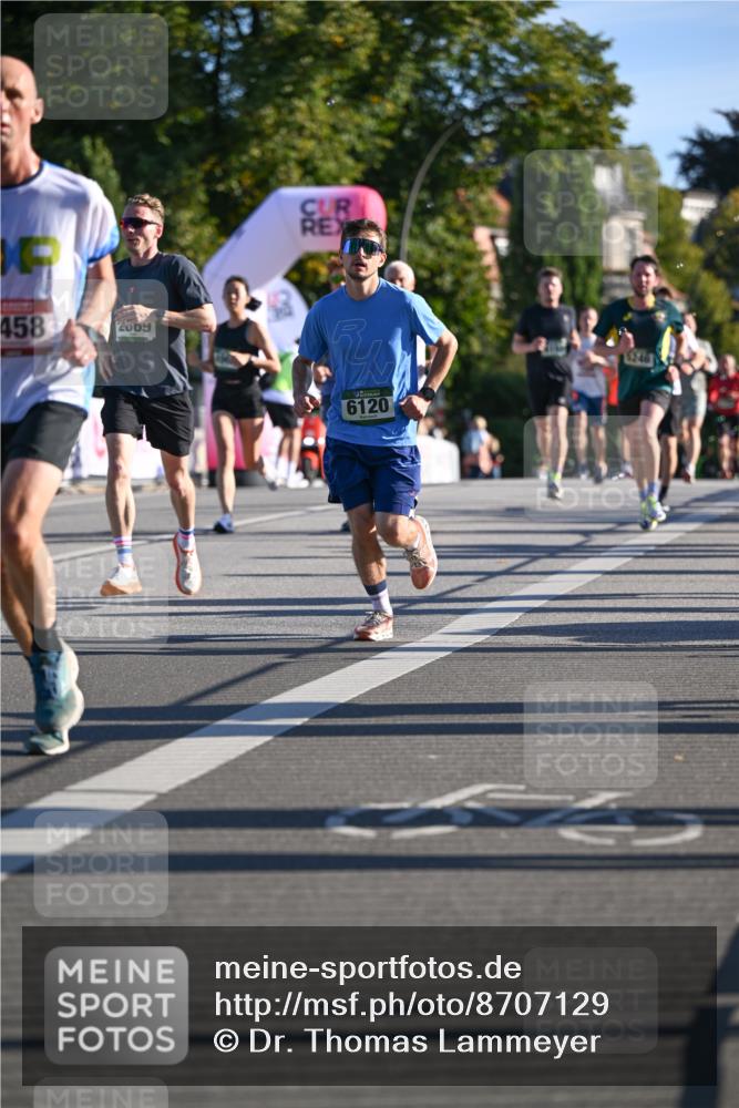 07.09.2025 - BARMER Alsterlauf Dr. Thomas Lammeyer http://msf.ph/oto/8707129 07.09.2025 09:26:36 Laufen 458, 2009, 6120, 5246 meine-sportfotos.de