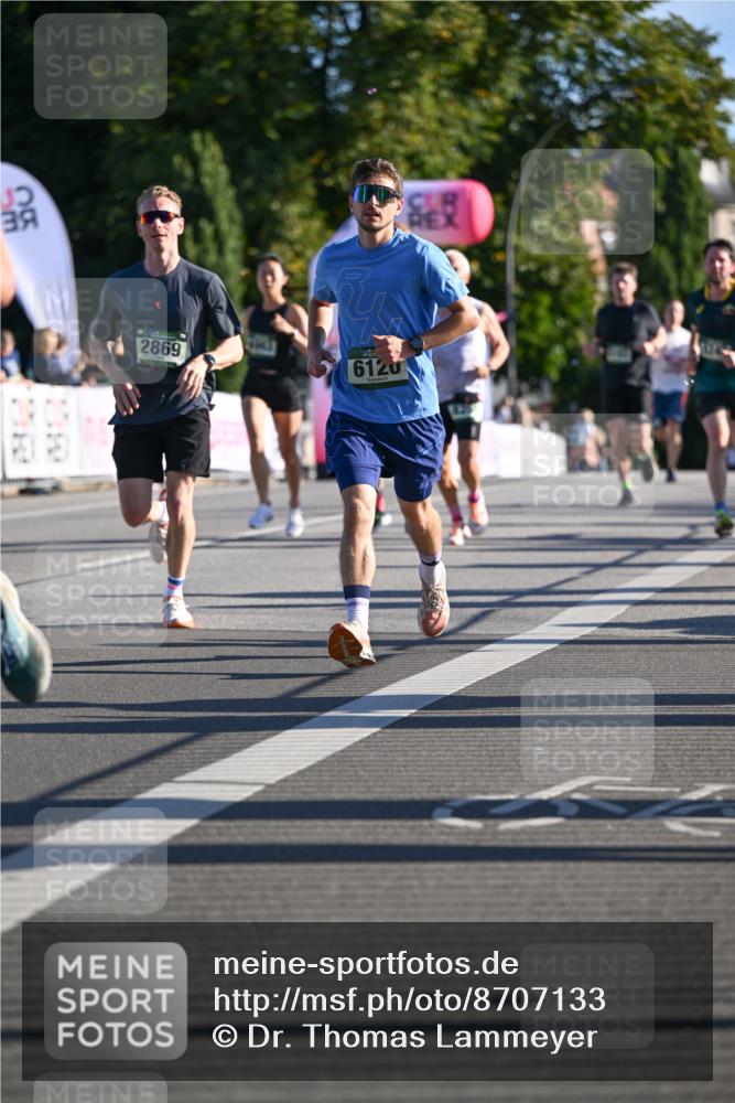 07.09.2025 - BARMER Alsterlauf Dr. Thomas Lammeyer http://msf.ph/oto/8707133 07.09.2025 09:26:37 Laufen 2869, 6120 meine-sportfotos.de