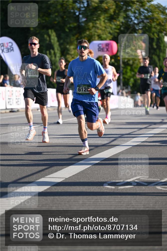07.09.2025 - BARMER Alsterlauf Dr. Thomas Lammeyer http://msf.ph/oto/8707134 07.09.2025 09:26:37 Laufen 2869, 6120 meine-sportfotos.de