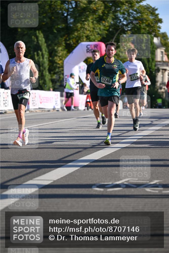 07.09.2025 - BARMER Alsterlauf Dr. Thomas Lammeyer http://msf.ph/oto/8707146 07.09.2025 09:26:39 Laufen 8255, 93, 5246, 6116 meine-sportfotos.de
