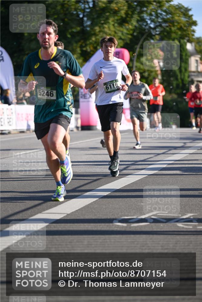07.09.2025 - BARMER Alsterlauf Dr. Thomas Lammeyer http://msf.ph/oto/8707154 07.09.2025 09:26:40 Laufen 5246, 6116 meine-sportfotos.de