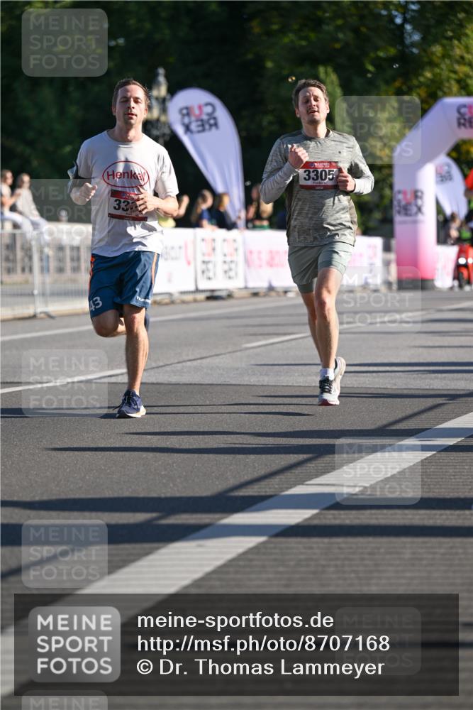 07.09.2025 - BARMER Alsterlauf Dr. Thomas Lammeyer http://msf.ph/oto/8707168 07.09.2025 09:26:42 Laufen 43, 33, 42, 3305 meine-sportfotos.de
