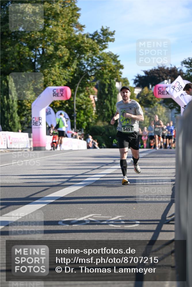 07.09.2025 - BARMER Alsterlauf Dr. Thomas Lammeyer http://msf.ph/oto/8707215 07.09.2025 09:26:53 Laufen 5451 meine-sportfotos.de