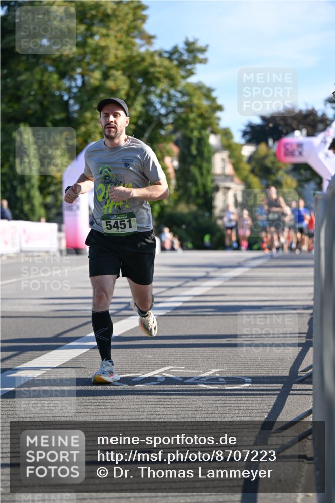 07.09.2025 - BARMER Alsterlauf Dr. Thomas Lammeyer http://msf.ph/oto/8707223 07.09.2025 09:26:54 Laufen 5451 meine-sportfotos.de