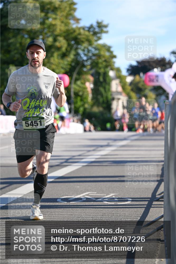 07.09.2025 - BARMER Alsterlauf Dr. Thomas Lammeyer http://msf.ph/oto/8707226 07.09.2025 09:26:55 Laufen 10, 3, 5451 meine-sportfotos.de