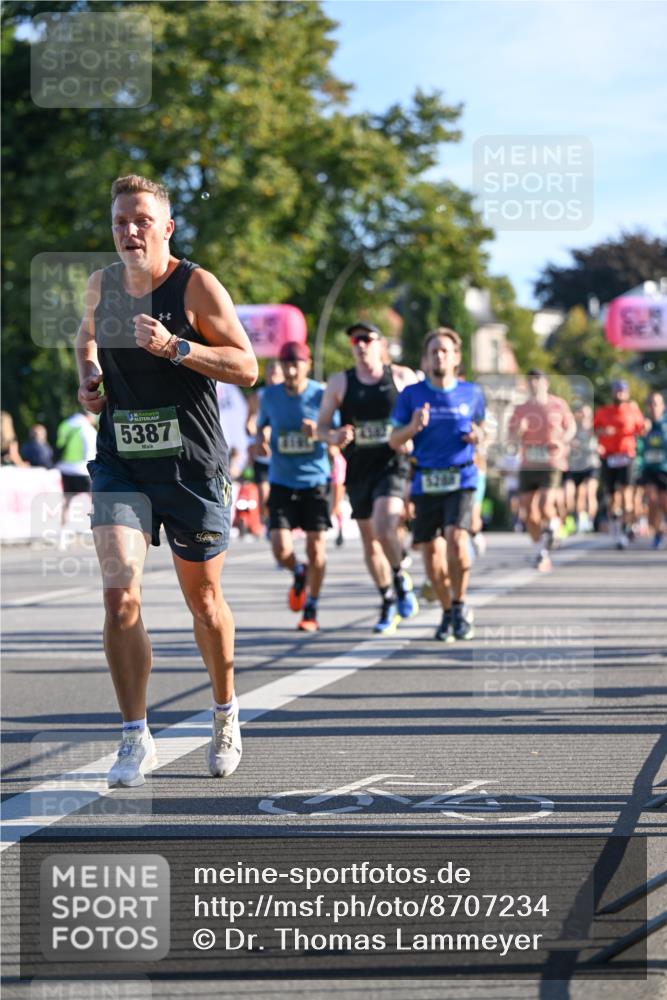 07.09.2025 - BARMER Alsterlauf Dr. Thomas Lammeyer http://msf.ph/oto/8707234 07.09.2025 09:27:01 Laufen 5387, 50, 5200 meine-sportfotos.de