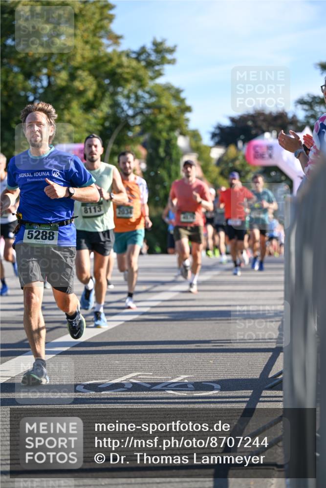 07.09.2025 - BARMER Alsterlauf Dr. Thomas Lammeyer http://msf.ph/oto/8707244 07.09.2025 09:27:03 Laufen 5288, 8113 meine-sportfotos.de