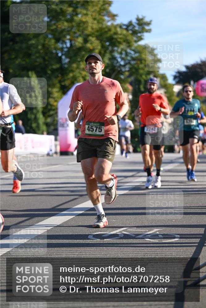 07.09.2025 - BARMER Alsterlauf Dr. Thomas Lammeyer http://msf.ph/oto/8707258 07.09.2025 09:27:06 Laufen 4575, 5798, 2742 meine-sportfotos.de