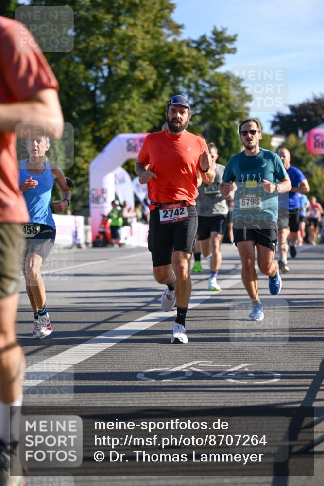 07.09.2025 - BARMER Alsterlauf Dr. Thomas Lammeyer http://msf.ph/oto/8707264 07.09.2025 09:27:07 Laufen 458, 2742, 363, 2025, 5798 meine-sportfotos.de