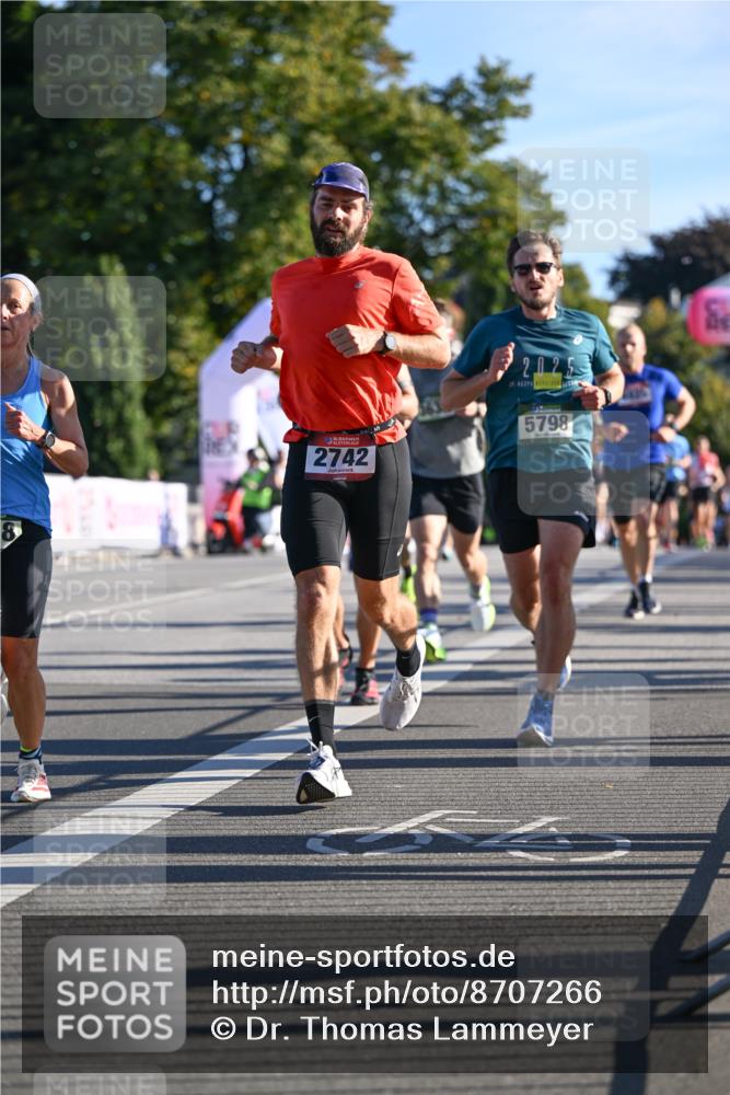 07.09.2025 - BARMER Alsterlauf Dr. Thomas Lammeyer http://msf.ph/oto/8707266 07.09.2025 09:27:07 Laufen 2742, 5798 meine-sportfotos.de
