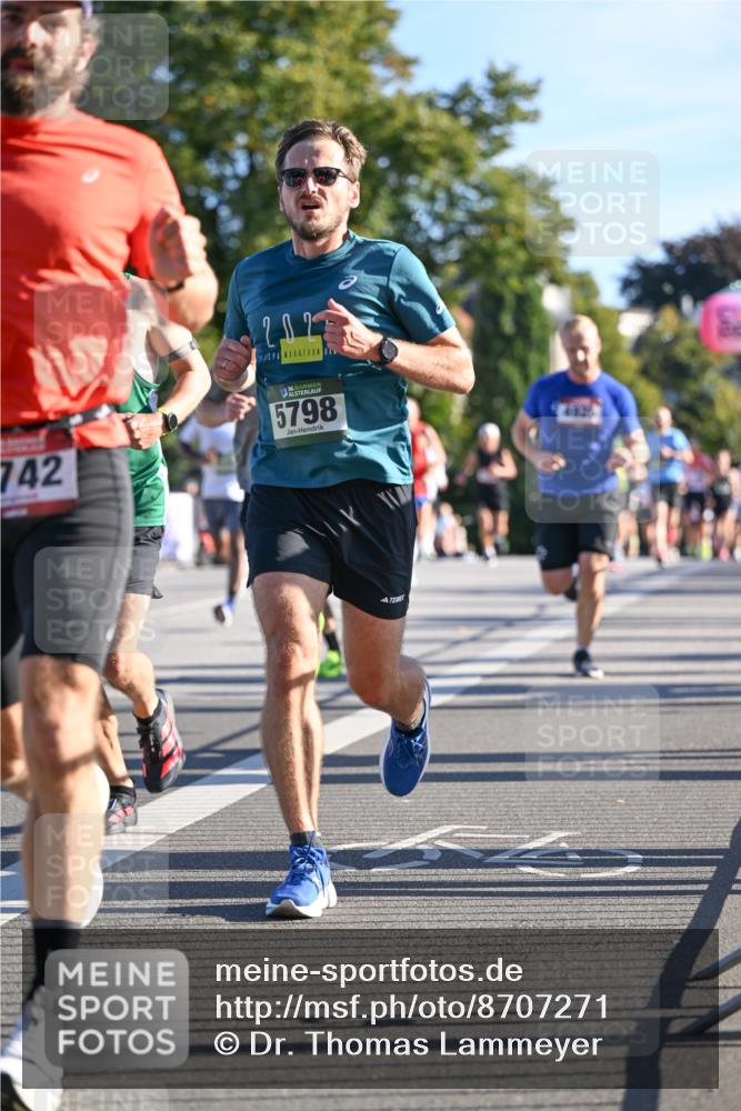 07.09.2025 - BARMER Alsterlauf Dr. Thomas Lammeyer http://msf.ph/oto/8707271 07.09.2025 09:27:08 Laufen 742, 2, 0, 2, 136, 5798 meine-sportfotos.de