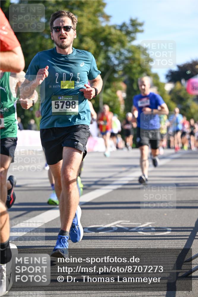07.09.2025 - BARMER Alsterlauf Dr. Thomas Lammeyer http://msf.ph/oto/8707273 07.09.2025 09:27:09 Laufen 2025, 39, 36, 5798 meine-sportfotos.de